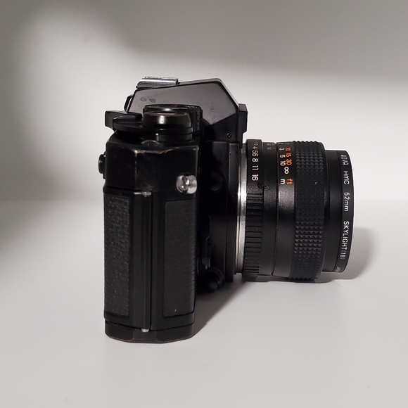 Vintage Yashica FR 35mm Film Camera - Picture 9 of 9